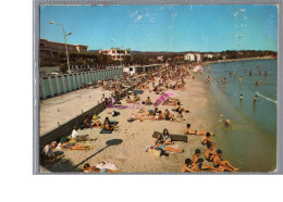 LA CIOTAT 13 - La Plage Très Animé 1970 - La Ciotat