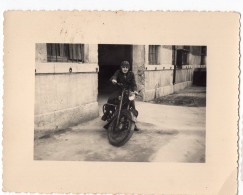 Snapshot Superbe Homme Moto Ancienne 40s 50s - Anonymous Persons