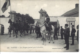 44 - NANTES - T.Belle Vue Animée Des Dragons Qui Partent Pour La Frontière ( Cavaliers ) - Nantes