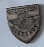 Pin's  Marque  Vêtements  CHEVIGNON  EVEREADY  Signé  DEMONS  &  MERVEILLE - Markennamen