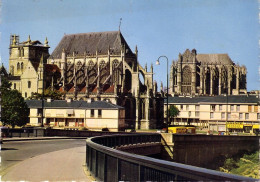 Beauvais L'église Saint Etienne La Cathédrale ( Pont ; Agence CIFA ... - Beauvais