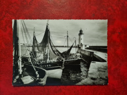 Carte LE GUILVINEC BATEAUX DEVANT LA DIGUE - Guilvinec