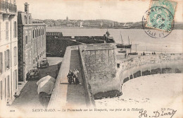 FRANCE - Saint Malo - Vue Sur La Promenade Sur Les Remparts - Vue Prise De La Hollande - Animé - Carte Postale Ancienne - Saint Malo