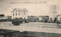 St Laurent Sur Sèvre * La Gare * Ligne Chemin De Fer Vendée * Wagons Train * Château D'eau - Sonstige & Ohne Zuordnung