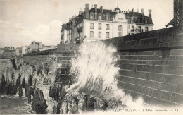 FRANCE - Saint Malo - Vue Sur L'Hôtel Franklin - L L  - Vue Panoramique - Vague - La Mer - Carte Postale Ancienne - Saint Malo