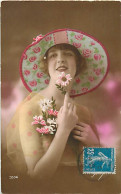 Themes Div-ref VV588- Femmes -portrait De Femme Et Son Beau Chapeau  - - Femmes