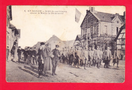 F-68-Dannemarie-09Ph65  Défilé De Nos Troupes Devant La Mairie De Dannemarie, Cpa  - Dannemarie