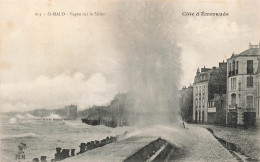 FRANCE - Saint Malo - Vague Sur Le Sillon - Côte D'Emeraude - La Mer - Vue Générale - Carte Postale Ancienne - Saint Malo