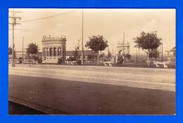 E-Cuba-38A74  Carte Photo, Santiago De Cuba, Une Rue De La Ville, Monuments, Cpa BE - Cuba