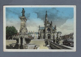 CPA - 56 - Ste-Anne-d'Auray - La Basilique Et La Fontaine - Colorisée - Animée - Circulée En 195? - Sainte Anne D'Auray