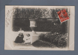 CPA - Carte-Photo  - Femme Et Enfant Dans Un Parc - Circulée En 1909 - Photographs