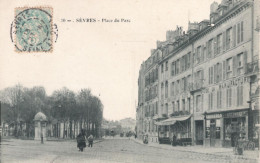 92   SEVRES  Place Du Parc Café Restautant Du Nord Et De La Manufacture, - Sevres