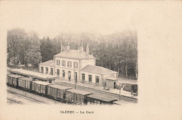 Clères * Vue Sur La Gare * Train Wagons * Ligne Chemin De Fer - Clères