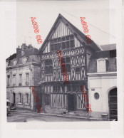 Yonne Joigny La Maison En Bois Rue Montant Au Palais 21 Octobre 1970 Beau Format Excellent état - Lieux