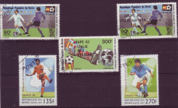 Afrique - Bénin - Coupe Du Monde De Football - 5 Timbres Différents - 7094 - Bénin – Dahomey (1960-...)