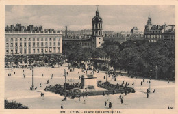 FRANCE - Lyon - La Place Bellecour - Animé - Carte Postale Ancienne - Otros & Sin Clasificación