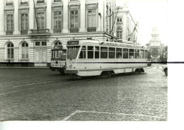 Photographie .BELGIQUE. BRUXELLES .Tramway . 2 Tramways .Ligne 32 . 96 - Trains