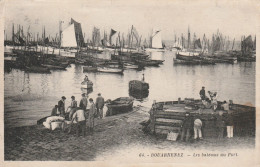 Douarnenez (29 - Finistère)  Les Bateaux Au Port - Douarnenez