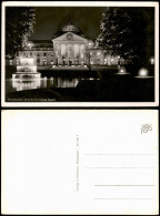 Ansichtskarte Wiesbaden Kurhaus Und Wasserspiele Bei Nacht 1950 - Wiesbaden