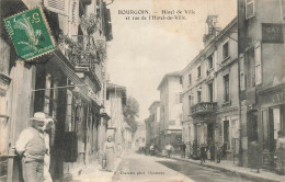 Bourgoin * Hôtel De Ville Et Rue De L'hôtel De Ville * Café - Bourgoin