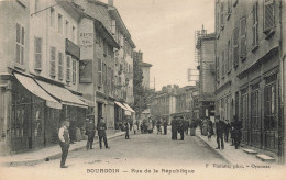 Bourgoin * Rue De La République * Commerces Magasins - Bourgoin