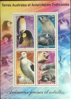 French Antarctic Territory TAAF 2002 Animals & Their Young Birds Sheetlet MNH - Altri & Non Classificati