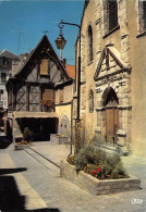 MONTLUCON La Vieille Ville Au Premier Plan A Droite Facade De L Eglise Saint Pierre 4(scan Recto-verso) MA1625 - Montlucon