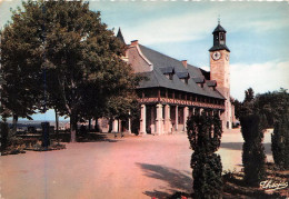 MONTLUCON Esplanade Du Vieux Chateau Et L Horloge 14(scan Recto-verso) MA1617 - Montlucon