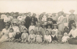 Carte Photo Le Croisic Groupe Sur La Plage - Le Croisic