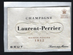 Etiquette Champagne  Brut  Laurent Perrier  Tours Sur Marne Marne 51 "logo Prince De Galles" - Champagne