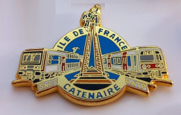 FF325 Pin's SNCF TGV RER RATP METRO Ile  De France Catenaire Signé Ballard Achat Immédiat - TGV