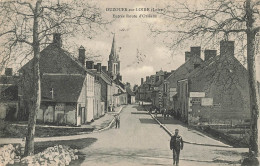 Ouzouer Sur Trézée * Entrée Du Village , Route D'orléans * Gendarme - Ouzouer Sur Loire