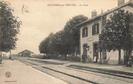 Ouzouer Sur Trézée * Intérieur De La Gare * Ligne Chemin De Fer - Autres & Non Classés