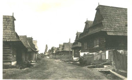 SLOVAQUIE  =  Une  Rue à HRUSTIN  5836 - Eslovaquia