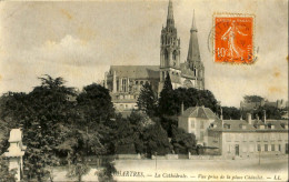 France (28) Eure Et Loire - Chartres  - La Cathédrale - Vue Prise De La Place Châtelet - Chartres