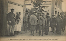 CPA56- GUER- En Gare Prisonniers Allemenands Sortant Du Chalet De Nécessité - Guer Cötquidan