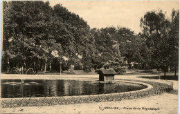 Moulins, Place De La Republique - Moulins