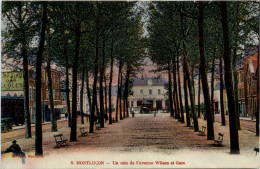 Montlucon, Un Coin De LÀvenue Wilson Et Gare - Montlucon