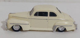 60755 Modellino In Plastica 1/43 - Patriotic Plymouth Coupè 1942 - Altri & Non Classificati