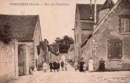 Ferrières * La Rue De Charrières * Villageois - Autres & Non Classés