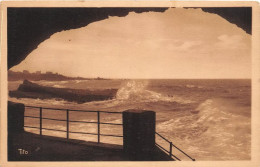 BIARRITZ Vue Prise De La Grotte Du Phare Maree Montante 22(scan Recto-verso) MA1908 - Biarritz