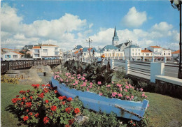 SAINT GILLES CROIX DE VIE Le Pont Sur La Vie Et L Eglise De Saint Gilles 18(scan Recto-verso) MA1944 - Saint Gilles Croix De Vie