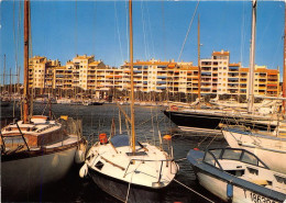 HYERES LES PALMIERS Port St Pierre Gros Plan Sur Les Plaisanciers 28(scan Recto-verso) MA1958 - Hyeres