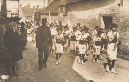 Chécy * Carte Photo * Harmonie De La Commune AGC * 1914 * Défilé Dans La Rue - Autres & Non Classés