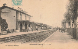 Corbeilles Du Gâtinais * Intérieur De La Gare * Ligne Chemin De Fer - Autres & Non Classés