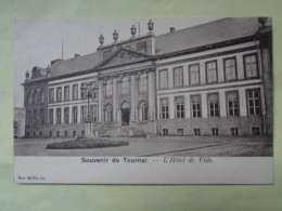 102-15-146                TOURNAI      Souvenir     L'Hôtel De Ville - Doornik