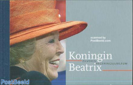Netherlands 2005 Prestige Booklet Queen Beatrix, Mint NH, History - Kings & Queens (Royalty) - Stamp Booklets - Ongebruikt