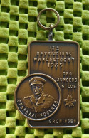 Medaile  : Bevrijdings W.. Generaal Charles 1965 Groningen. -  Original Foto  !!  Medallion  Dutch - Autres & Non Classés