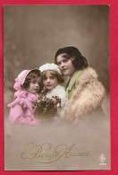 A946 -FANTAISIES  FEMME   ENFANTS  FOURRURE EN 1915 BONNE ANNEE  - - Mujeres