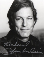 PHOTO - ENV 1 - SPORT - CINEMA - PHOTO DEDICACEE DE L'ACTEUR AMERICAIN RICHARD CHAMBERLAIN + LETTRE - Foto Dedicate